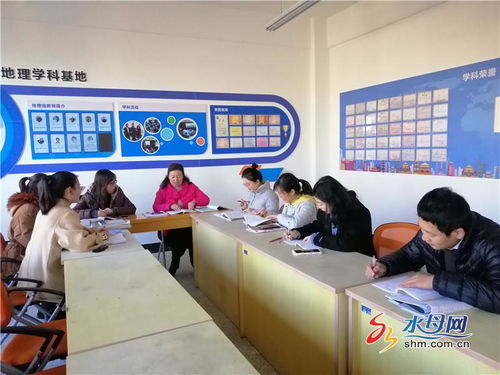 芝罘區教科研中心領導蒞臨煙臺港城中學開展新教師聽課活動